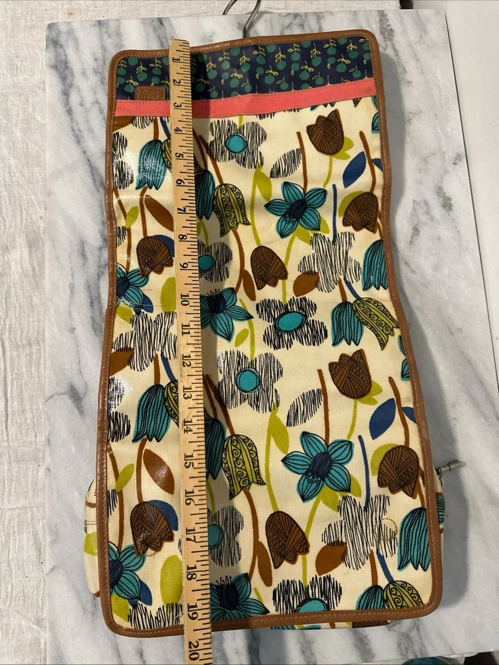 Fossil Floral Pattern traveling make up toiletries bag has key -